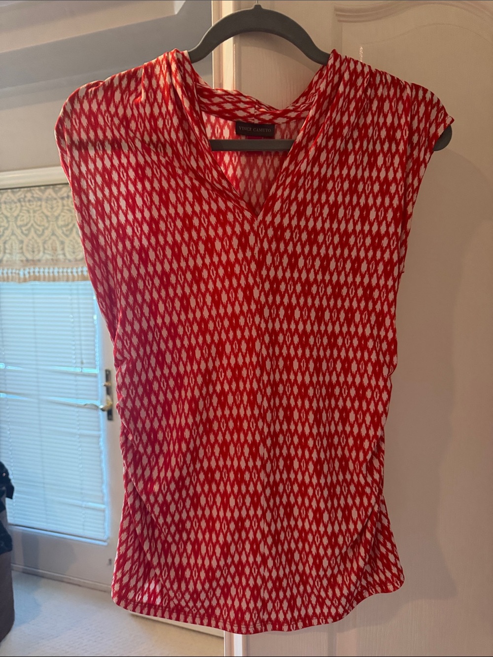 Vince Camuto Red and White Sleeveless V-Neck Patterned Top
